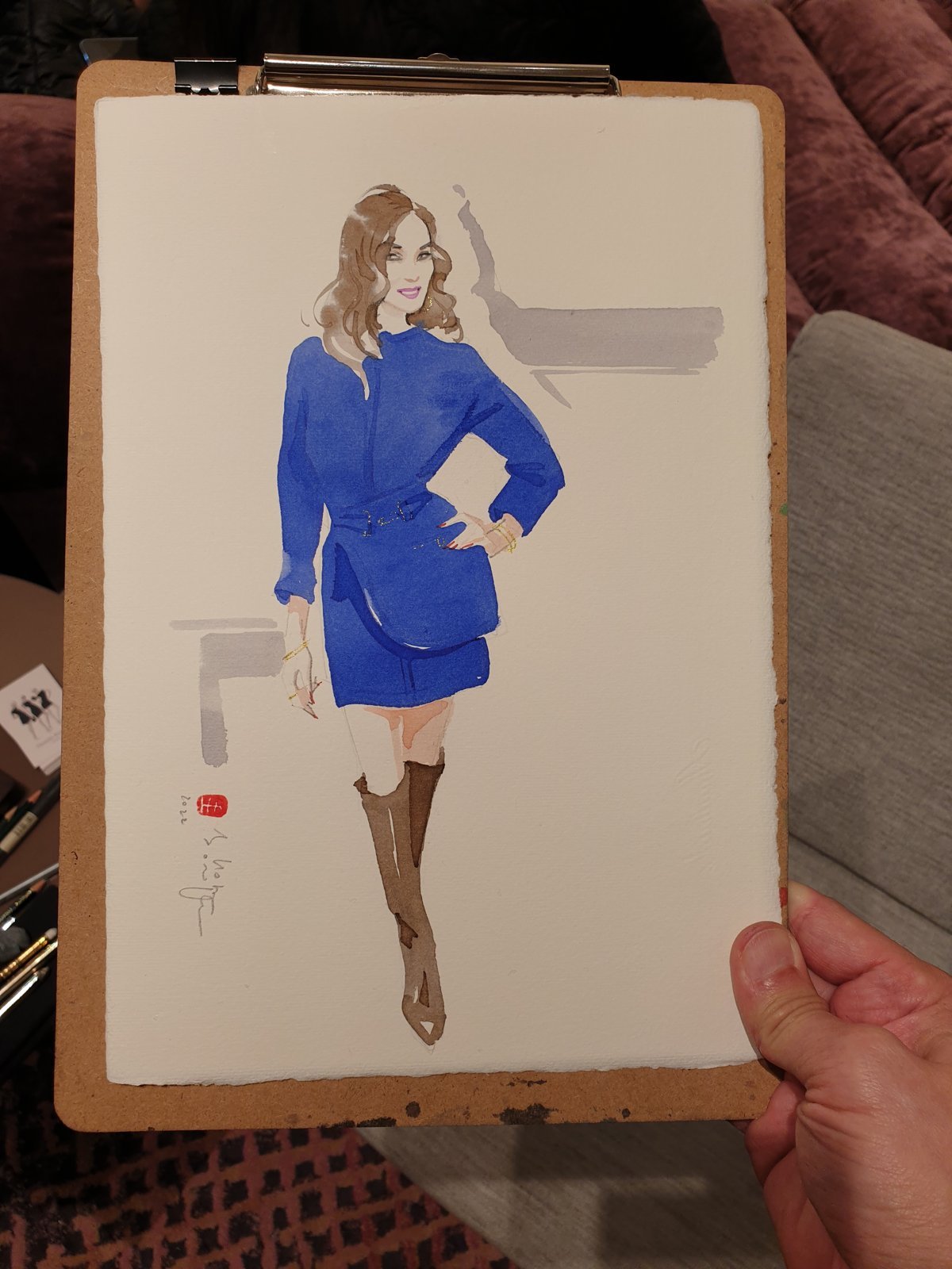 Silhouette de mode dessinée en direct pour Fendi à Paris