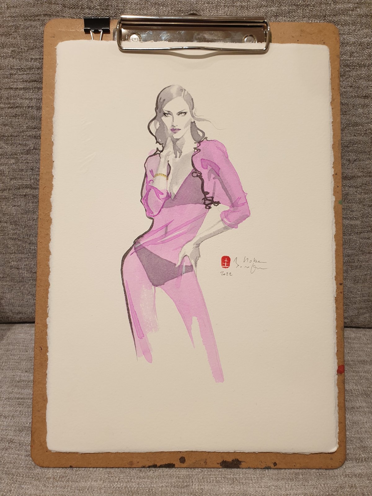 Silhouette de mode dessinée en direct pour Fendi à Paris